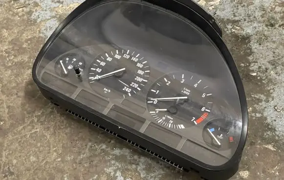 BMW 5 E39 Speedometer (instrument cluster) 62118375900 110008735045