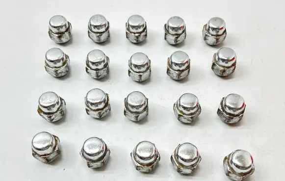 Nissan Juke I F15 Nuts/bolts 