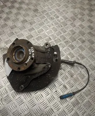 BMW 5 E39 Front wheel hub