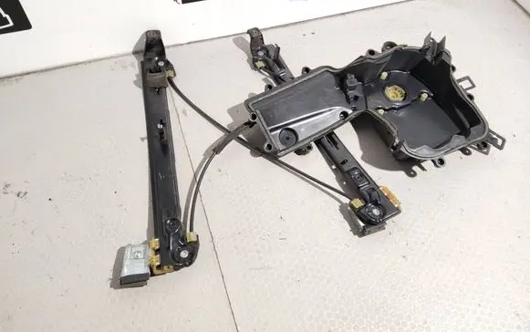Seat Leon (1P) Front door electric window regulator 1P0837402D 1P0867436 986351KX