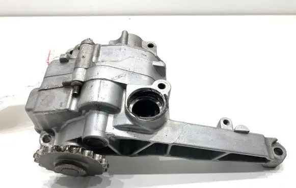 Mercedes-Benz S W221 Oil pump A6421810847