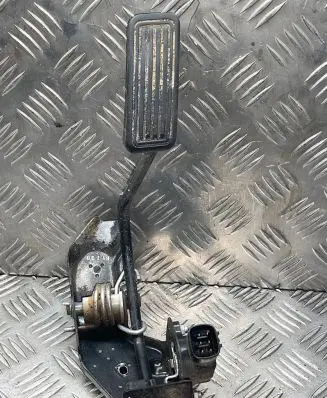 Toyota Avensis T250 Accelerator throttle pedal 7811135030