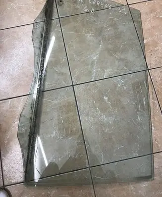 KIA Carens I Rear windscreen/windshield window A004314