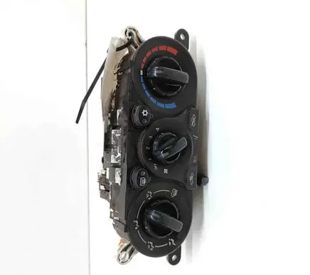 Mitsubishi L200 Interior fan control switch 7820A305