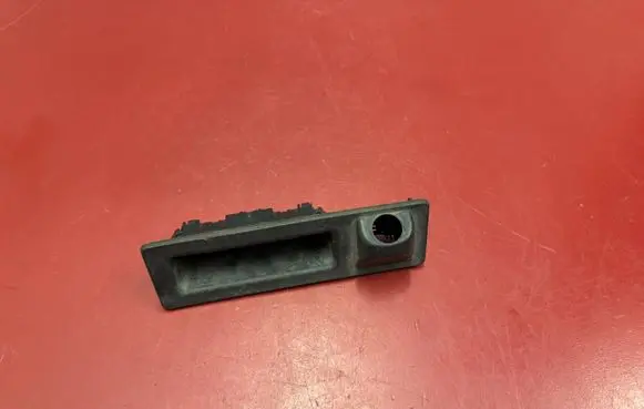 BMW X1 F48 F49 Tailgate handle with camera 7463163