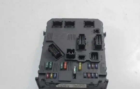 Peugeot 206 CC Fuse box set 9650584780