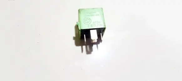 BMW 5 E39 Other relay 61368373700 v23134-k59-x312