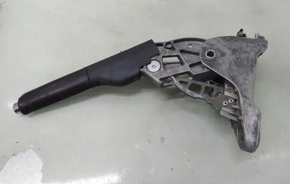 Volkswagen Golf V Handbrake/parking brake lever assembly 8J0711303