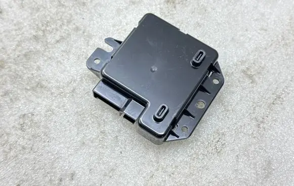 Tesla Model X USB control unit 165678700B Y0150559 200981642783