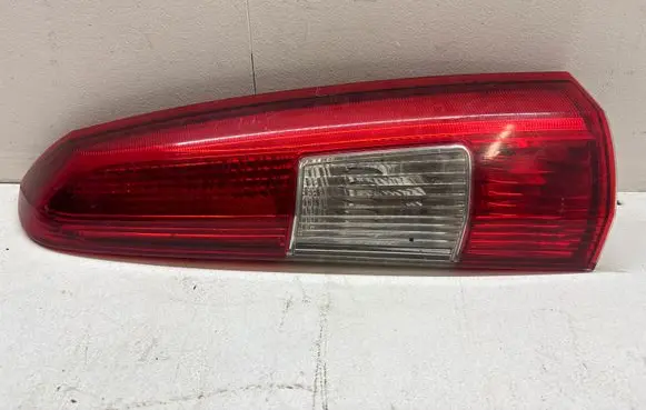Volvo V70 Rear/tail lights 9154494