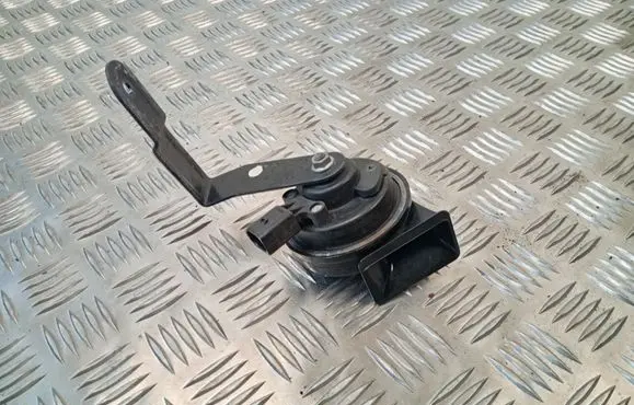 Audi Q3 8U Horn signal 8U0951210 S355
