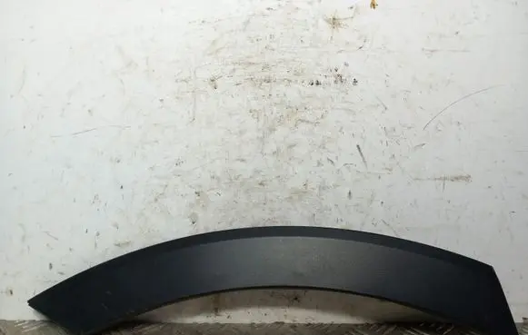 Rear fender molding trim