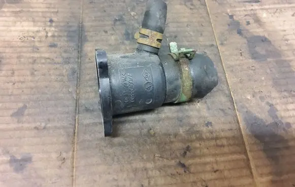 Renault Laguna I Engine coolant pipe/hose 7700103300