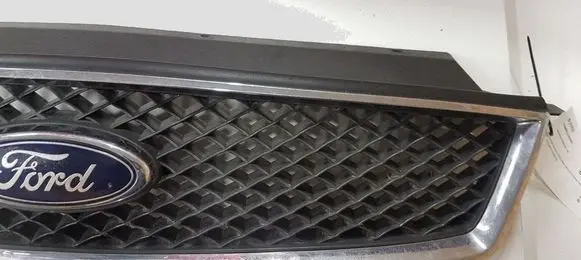 Ford Focus C-MAX Front grill 3051R8200A 3M51R8200C