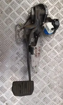 Volvo XC70 Brake pedal 31201794