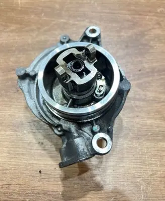 BMW 3 E90 E91 Vacuum pump 7791232 700437012 06T2094253