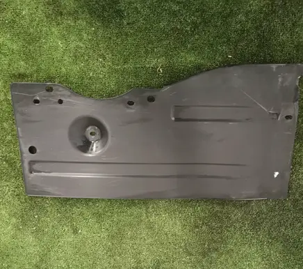 Opel Corsa E Engine splash shield/under tray 13432628