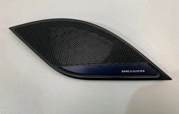Side speaker trim/cover