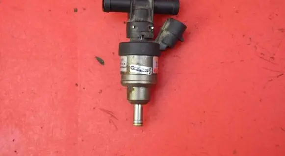 Ford Fusion Fuel injector 67R-010213