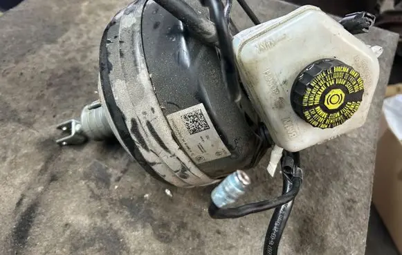 BMW 1 F20 F21 Brake booster 6798418 18B165002642 22204645474
