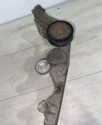 Mercedes-Benz A W168 Generator/alternator bracket 2662000570