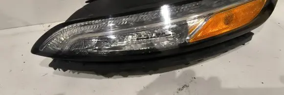 Jeep Cherokee Headlight/headlamp 68157103AQ