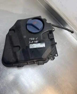 Coolant expansion tank/reservoir