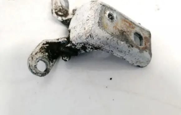 Ford Mondeo MK II Front door upper hinge