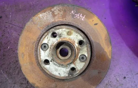 Renault Modus Front wheel hub spindle knuckle