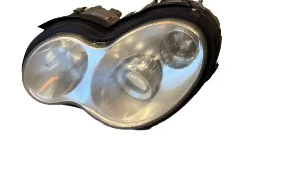 Mercedes-Benz C AMG W203 Headlight/headlamp 0301166275 A2038203761 2038203761
