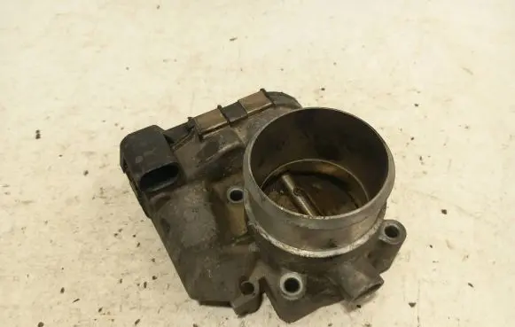 Audi A4 S4 B5 8D Throttle valve 06b133062m