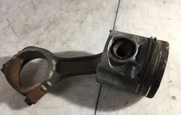 Iveco Daily 35 - 40.10 Piston with connecting rod 096088