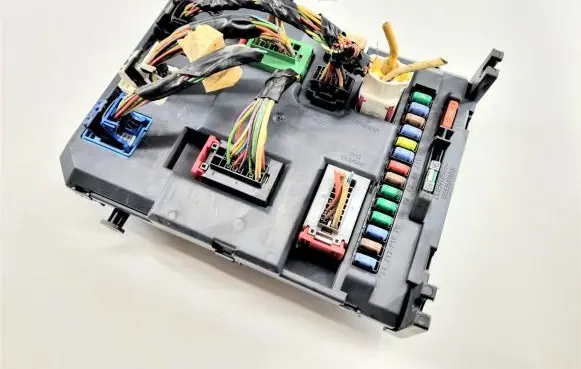 Peugeot 207 Comfort/convenience module 22661F01 9674021080