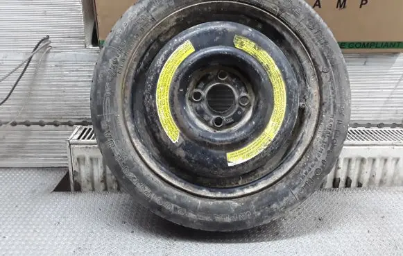 Volkswagen Golf III R15 spare wheel 535601025A