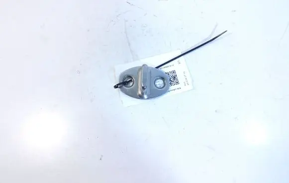 Audi A5 8T 8F Front door lock loop/hook striker 8T0837033