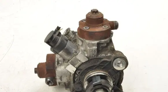 Volvo XC70 Fuel injection high pressure pump 31272896