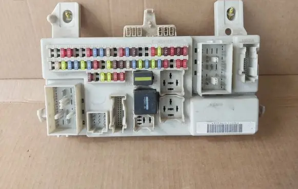 Ford Focus C-MAX Fuse module 3m5t14014 4A46688 14A073