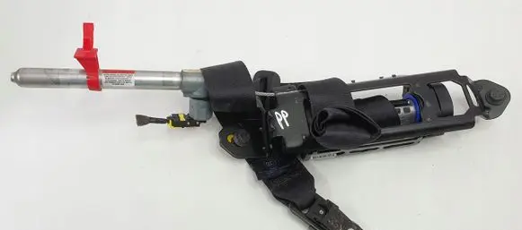 Volvo V70 Front seatbelt 30734732