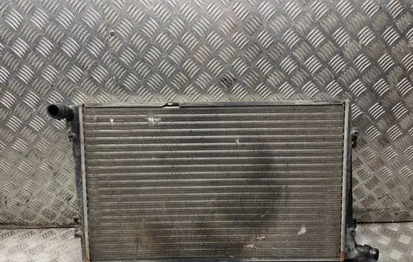 Volkswagen Touran I Coolant radiator
