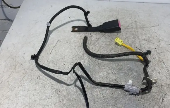 Toyota Aygo AB40 Front seatbelt buckle E034501 B480