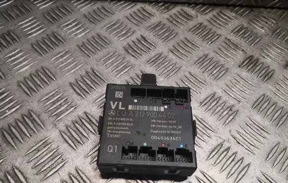 Mercedes-Benz C W204 Door control unit/module 2129004402 A2129004402