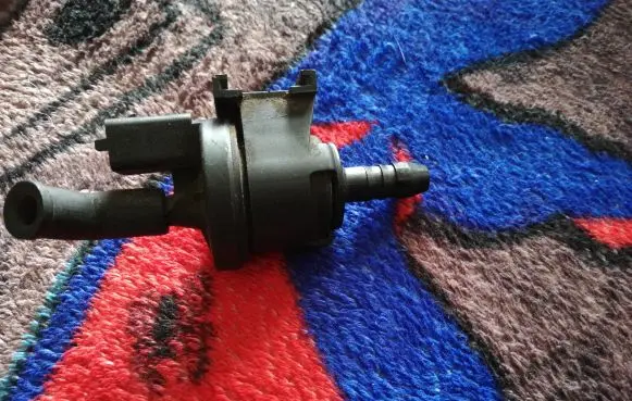 Opel Corsa C Valve vacuum 1928404348