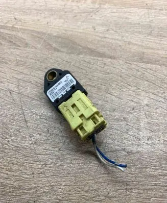 Mitsubishi Outlander Airbag deployment crash/impact sensor 8651A001