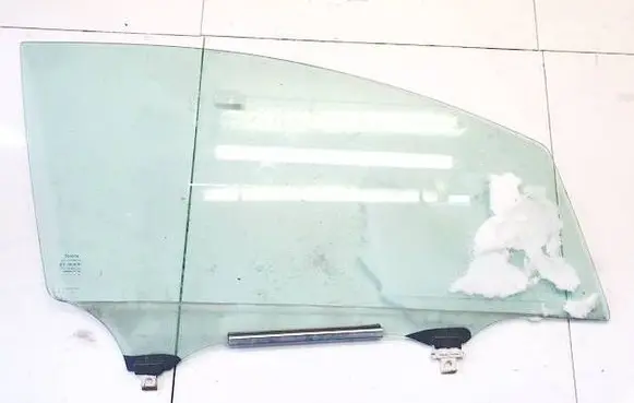 Toyota Auris 150 Front door window glass four-door DOT24M19AS2
