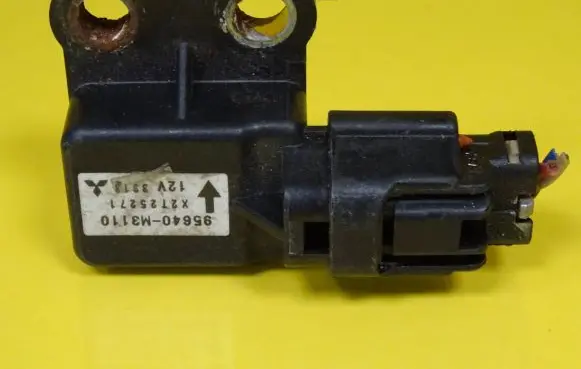 Hyundai Santa Fe Airbag deployment crash/impact sensor 95640M3110