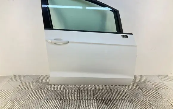 Volkswagen Golf Sportsvan Front door 