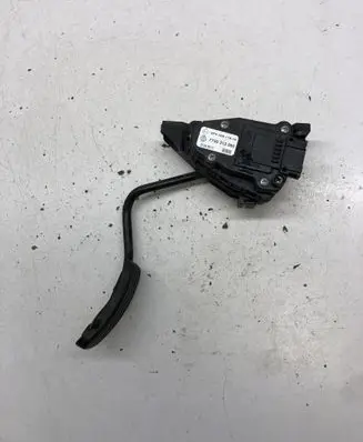 Opel Vivaro Accelerator throttle pedal 7700313060 6PV00811914