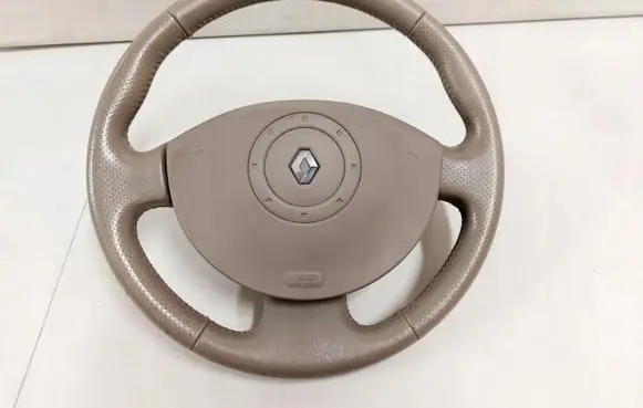 Renault Megane II Steering wheel