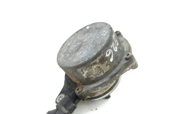 BMW 5 E60 E61 Vacuum pump 7791232 06T0571048