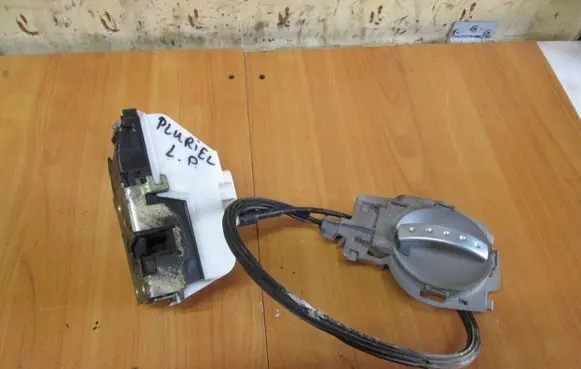 Citroen C3 Pluriel Front door lock
